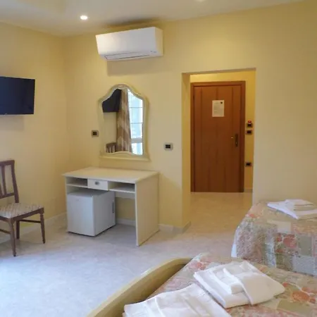 Oda ve Kahvaltı A Casa Di Nelly Tortoreto