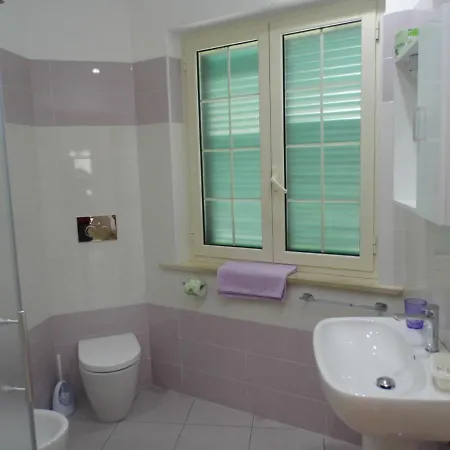לינה וארוחת בוקר A Casa Di Nelly