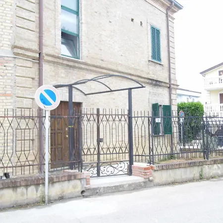 Oda ve Kahvaltı A Casa Di Nelly Tortoreto